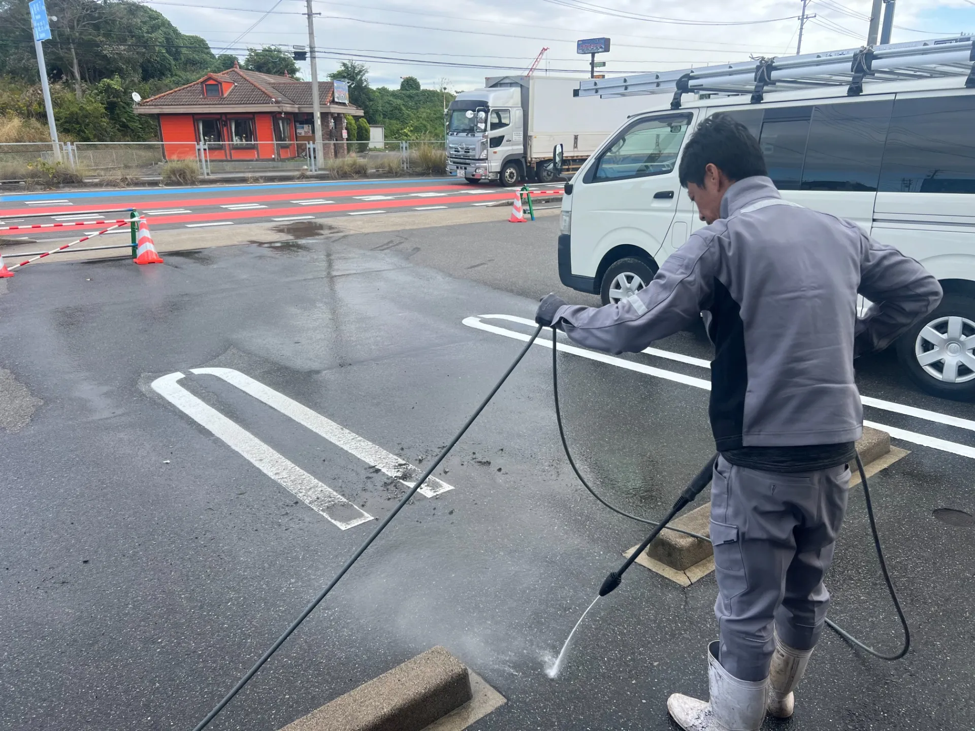 駐車場高圧洗浄