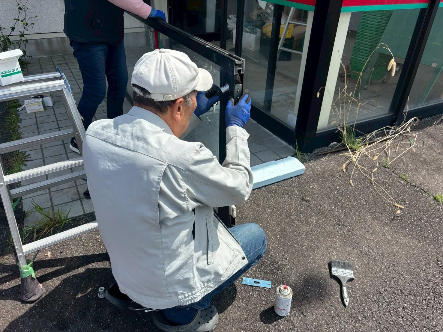 自動ドアシリンダー錠交換工事