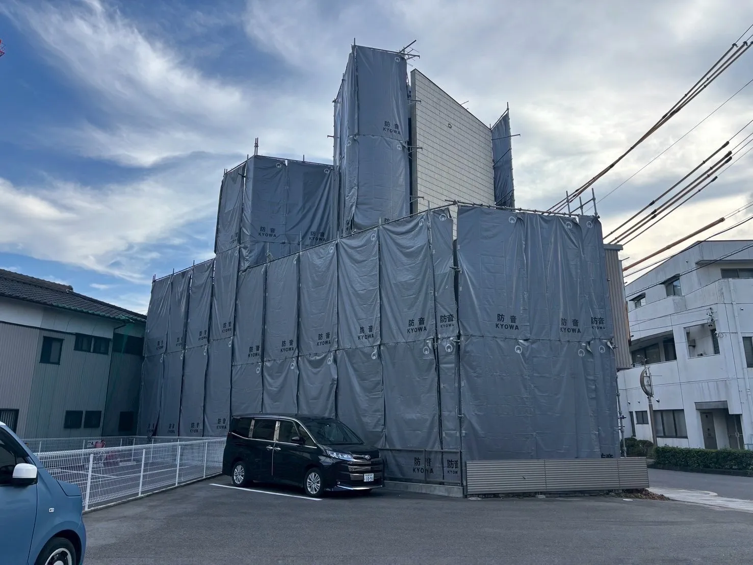 解体工事に伴う養生足場の道路占用