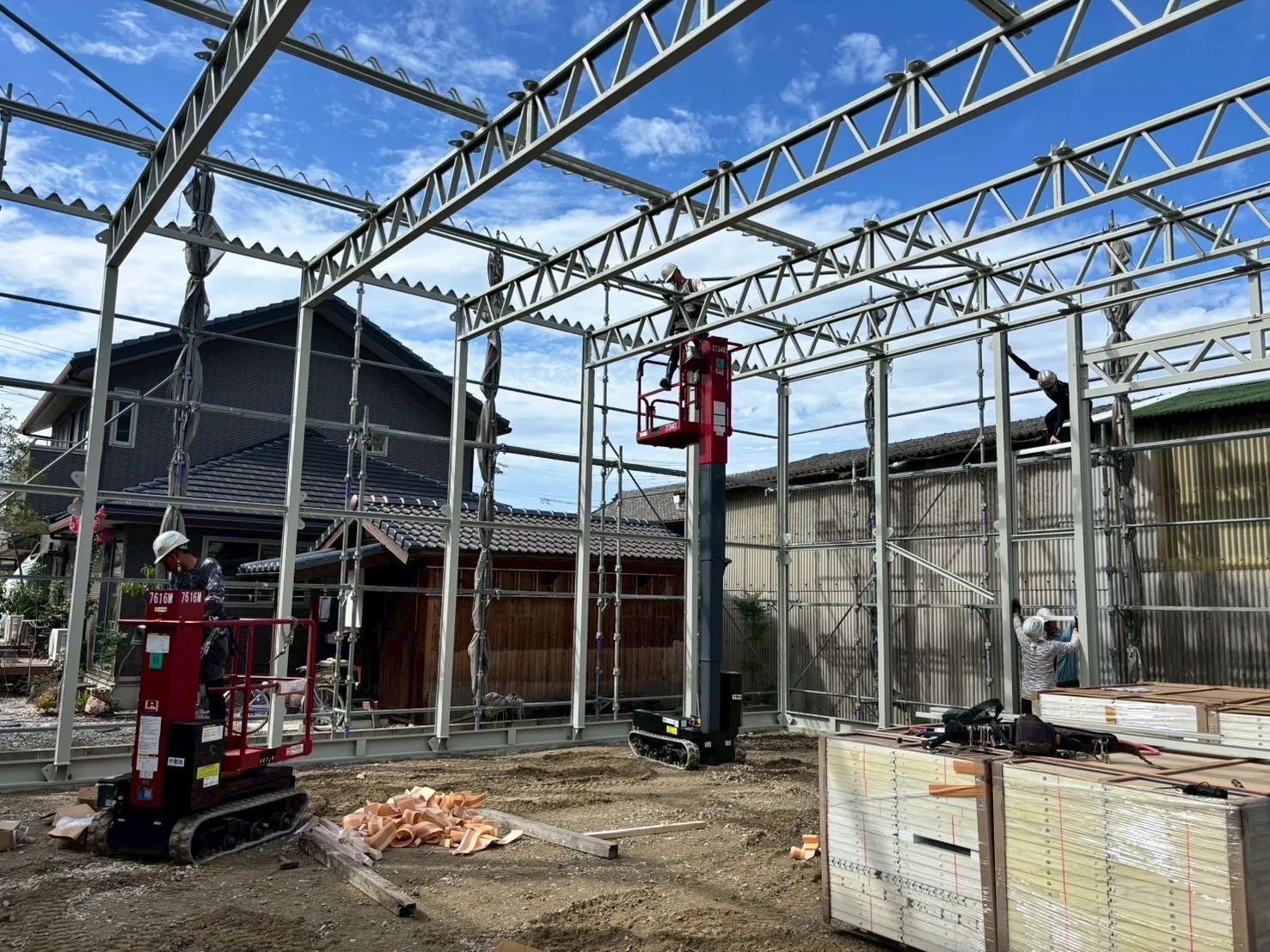 鉄骨倉庫　建前