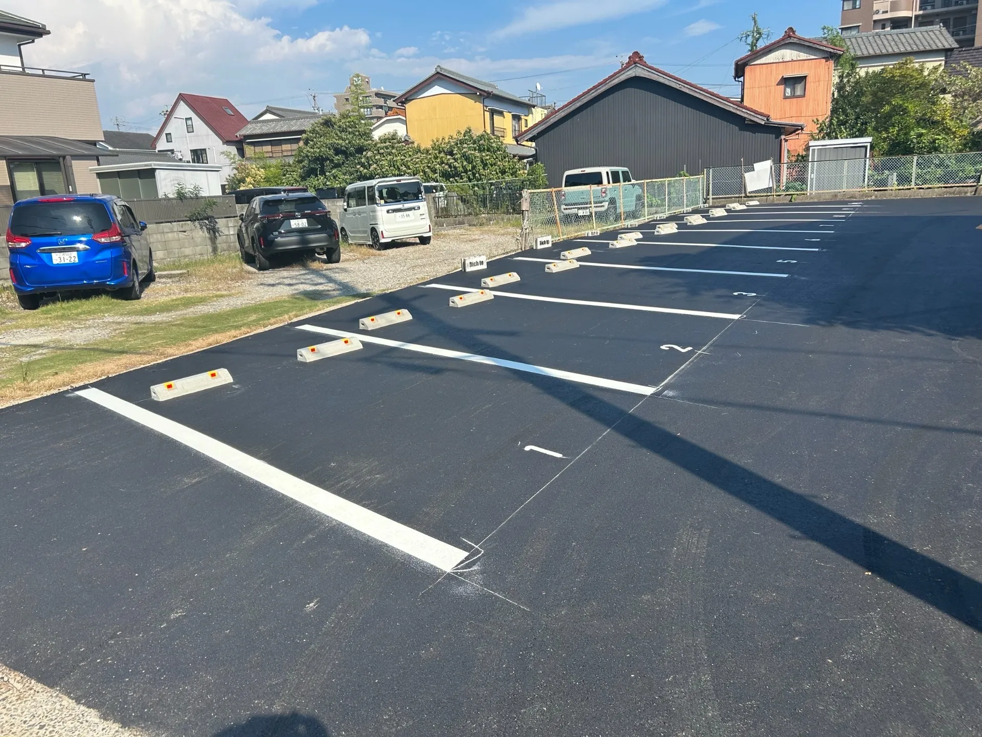 駐車場設備工事をさせていただきました。